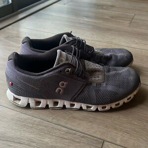 Women’s On Cloud tennis shoes